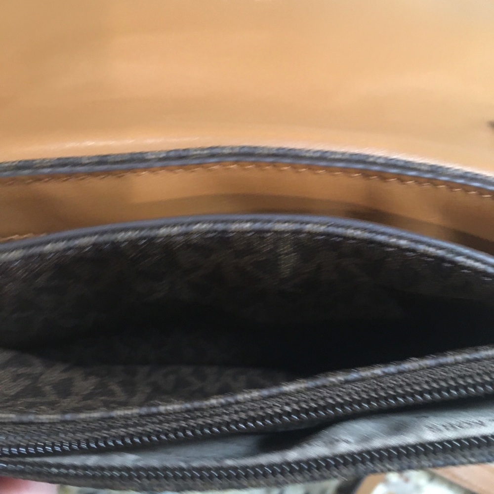 Michael Kors Fulton Logo Crossbody - Picture 10 of 11